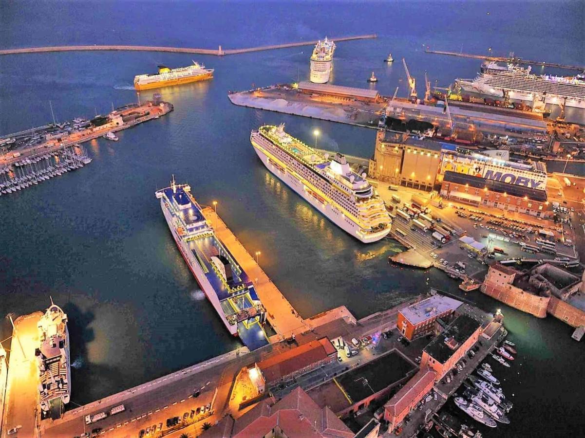 Casa Il Girasole Apartment ลีวอร์โน ภายนอก รูปภาพ
