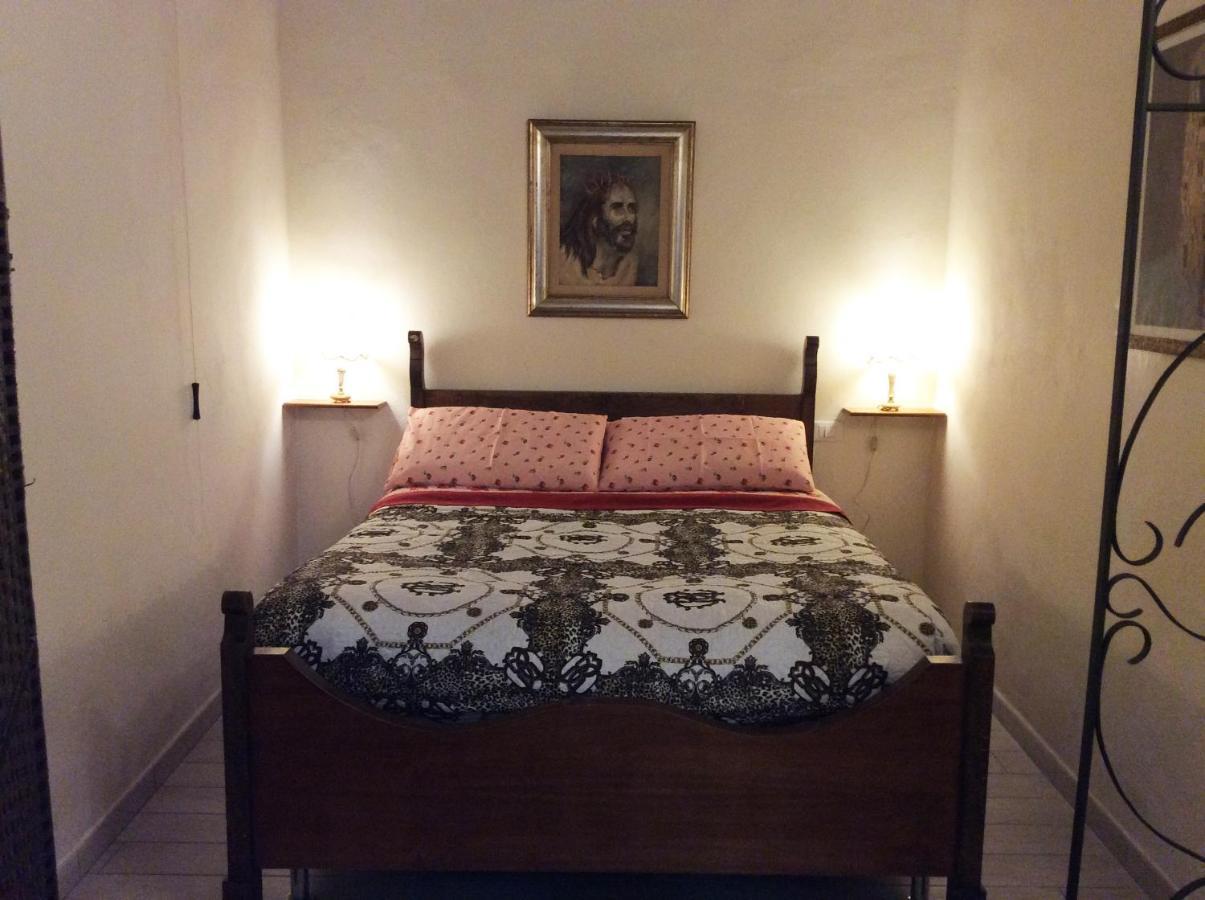 Casa Il Girasole Apartment ลีวอร์โน ภายนอก รูปภาพ